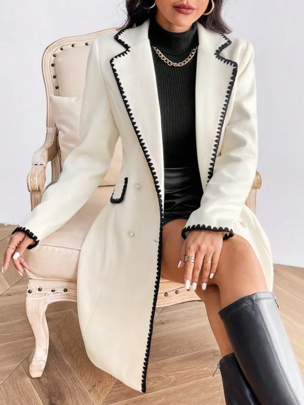 Elegant Mid-Length White Overcoat with Fur Collar - Image 10